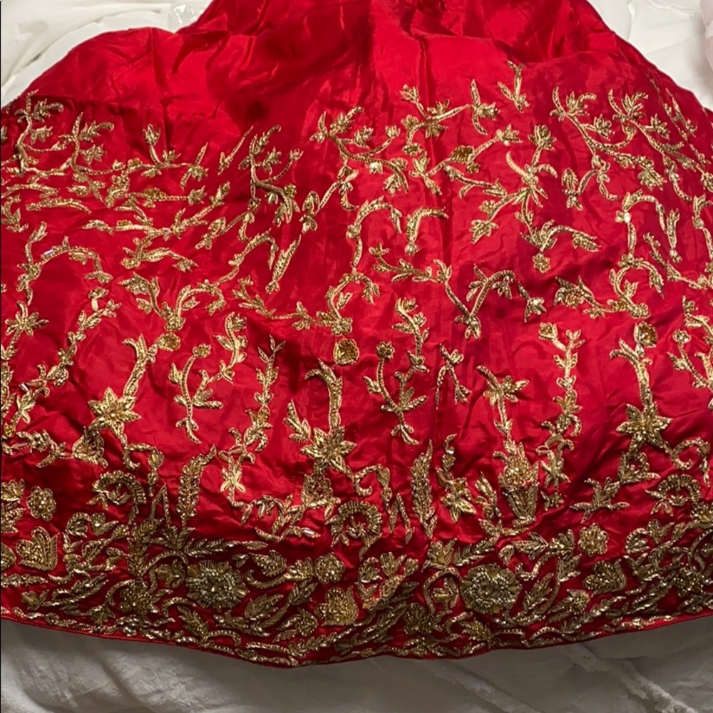 Shaadi Pakistani wedding Red dress - Picture 7 of 9
